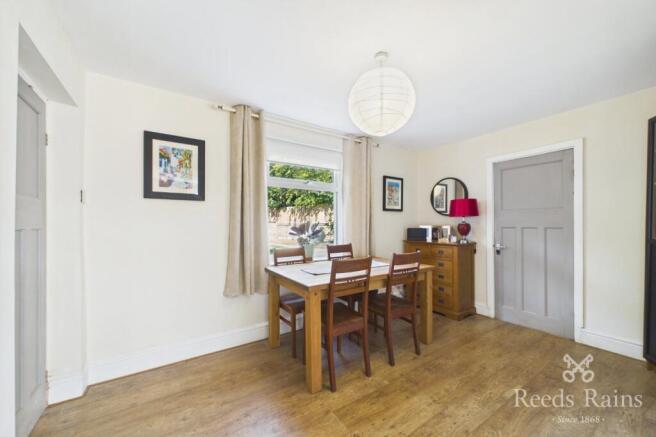 4 bed Detached for sale Image 7