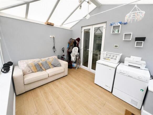 3 bed Semi-Detached for sale Image 9