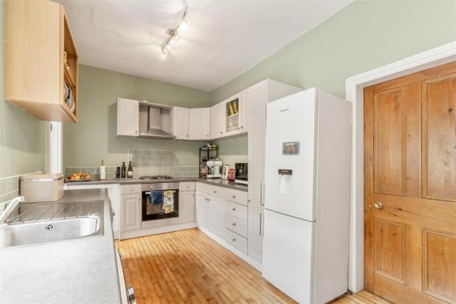 2 bed Terraced for sale Image 5