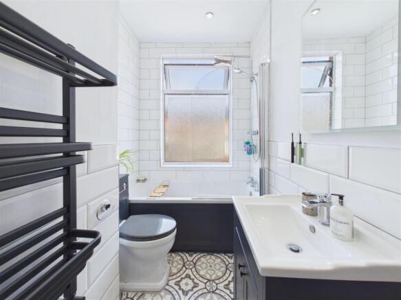 3 bed Terraced for sale Image 8