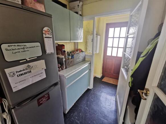 KITCHEN BREAKFAST ROOM