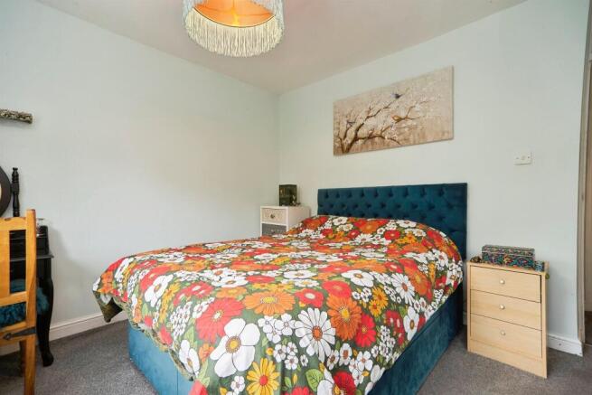 3 bed Semi-Detached for sale Image 8