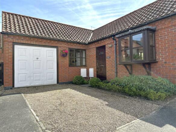 GARAGE & Driveway 186