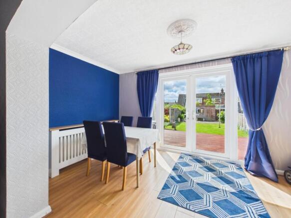 3 bed House for sale Image 4