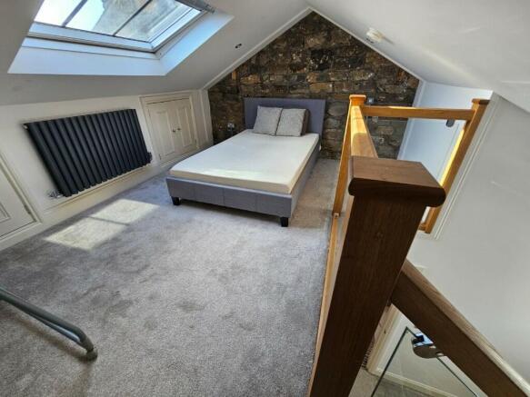 2 bed Terraced to rent Image 9