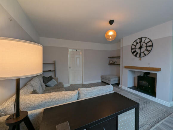 3 bed Semi-Detached to rent Image 10