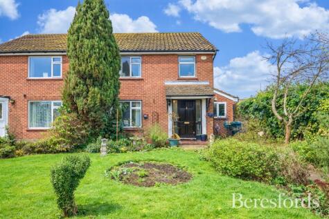 Edinburgh Close, Witham, CM8