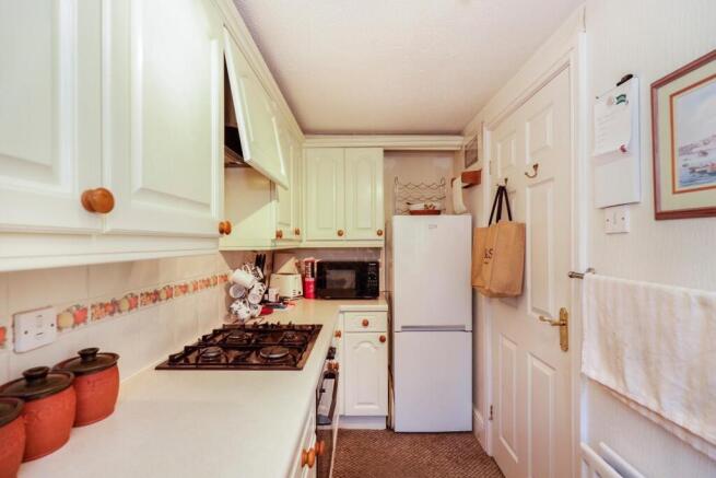2 bed Flat for sale Image 5