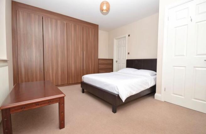 Double Room to Rent in Shared House