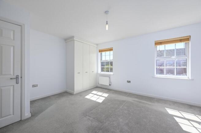 4 bed House for sale Image 7