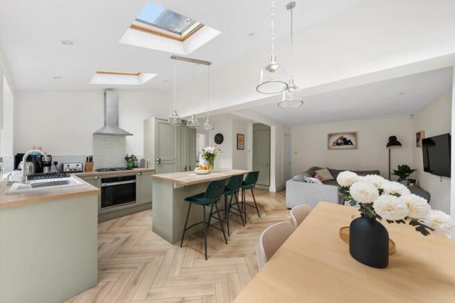 3 bed Semi-Detached for sale Image 5