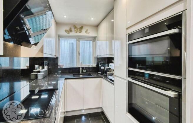 3 bed Detached for sale Image 8