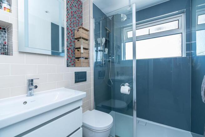 en-suite shower room