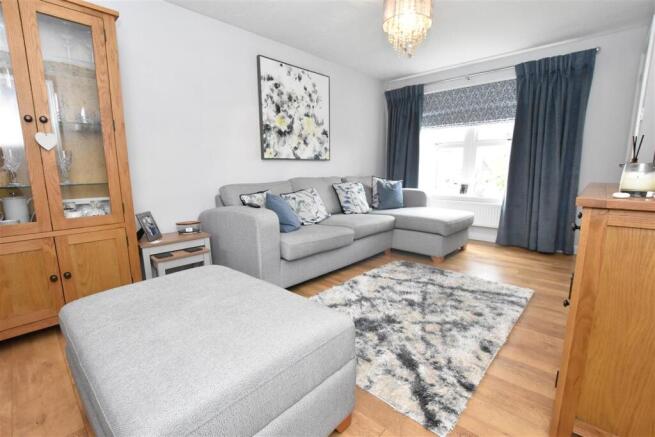 Coalfield Close, NG17 photo 4
