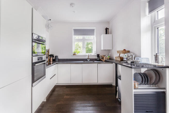 Kitchen 2.jpg