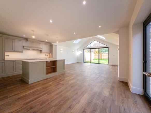 20251024144515 - 2025-10-24_14-45-15 - 2 Pinetrees