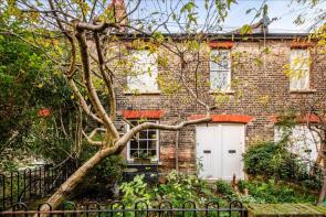 11, Victoria Cottages, London E1 5AJ