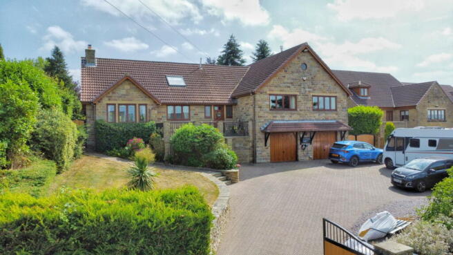 5 bed Detached for sale in barnsley