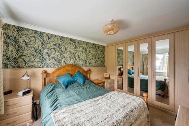 3 bed Detached Bungalow for sale Image 12