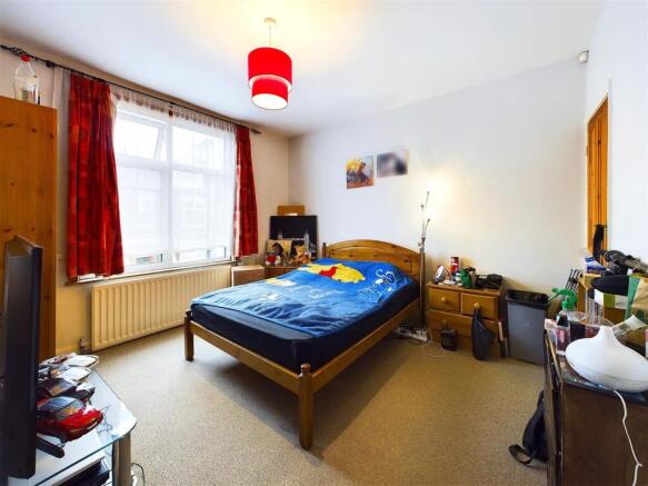 3 bed Terraced for sale Image 11