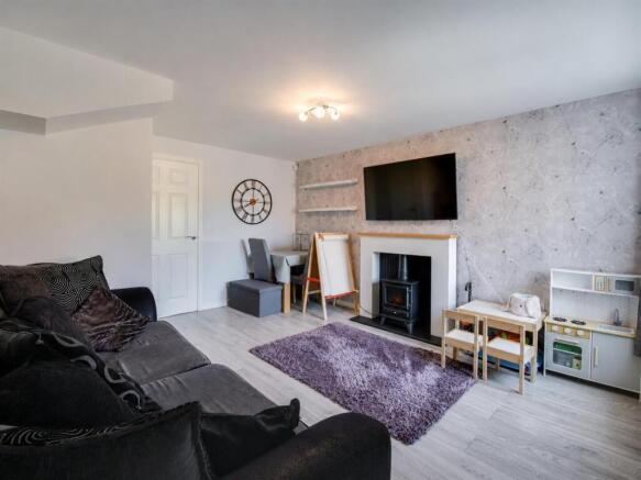 3 bed Town House for sale Image 4