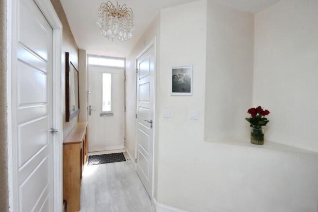 3 bed Town House for sale Image 2