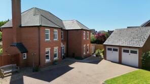 9, St Peters Walk, Admaston, Telford TF5 0EA