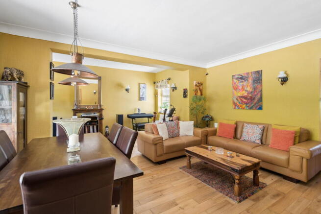 Rayners Lane, Pinner, HA5 photo 4