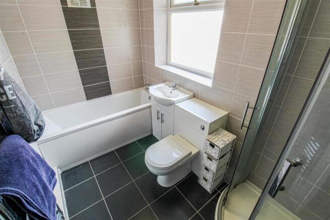 BATHROOM/W.C.