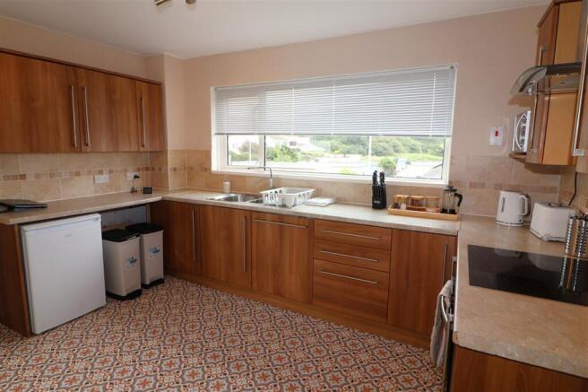 Atlantic Drive, Broad Haven, Haverfordwest photo 4
