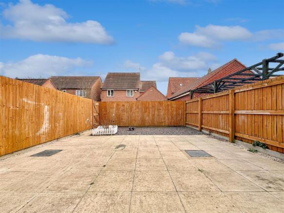 Well-Appointed Rear Garden 833