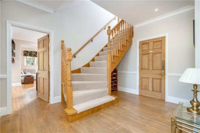 5 bed Link Detached House for sale Image 12