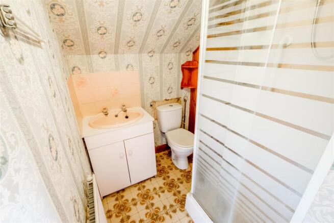 Ensuite shower room