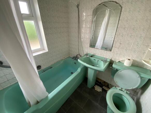 3 bed Semi-Detached for sale Image 11