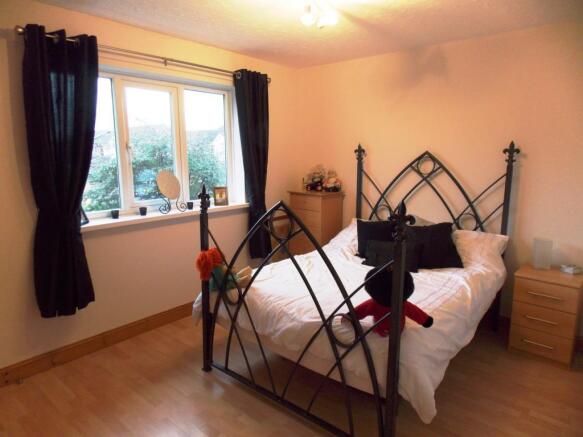 BEDROOM 2