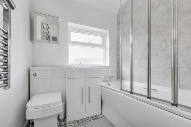 Bathroom_2.jpeg