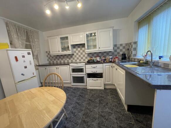 Kitchen 3.JPG