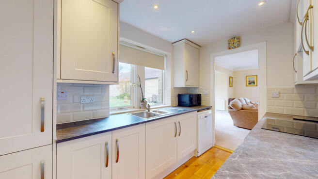2 bed Apartment to rent Image 4
