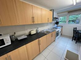 47, Henfield Close, London N19 3UL