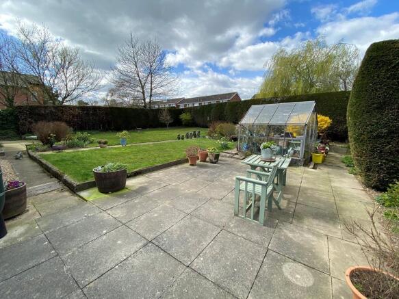 GARDEN.JPG
