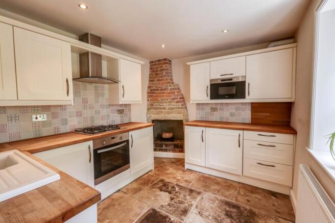 2 bed Terraced for sale Image 5