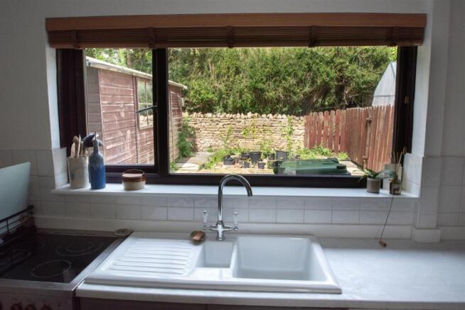 3 bed Semi-Detached for sale Image 7