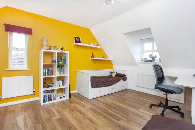 5 bed Detached to rent Image 12