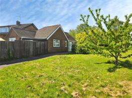 30, Holywell Drive, Loughborough LE11 3JY