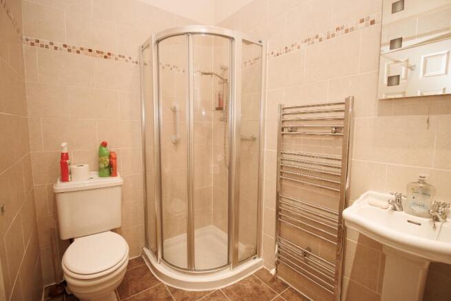 2 bed Ground Flat for sale Image 11