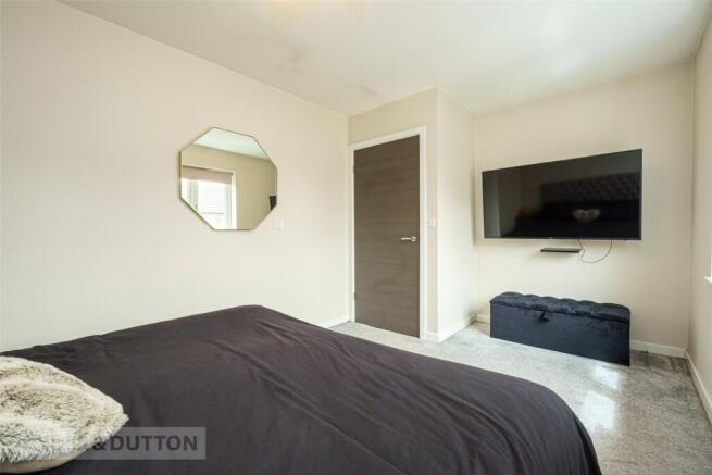 2 bed Semi-Detached for sale Image 11