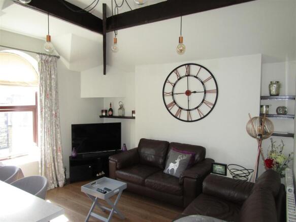 2 bed Apartment for sale Image 6