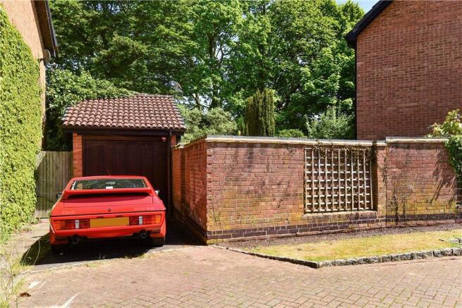 Garage /Parking
