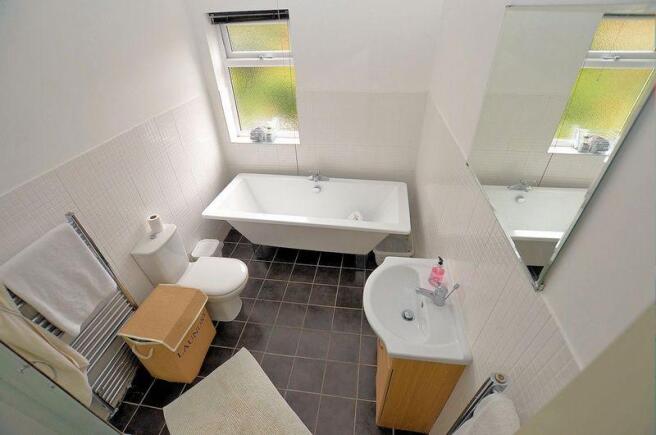 BATHROOM B
