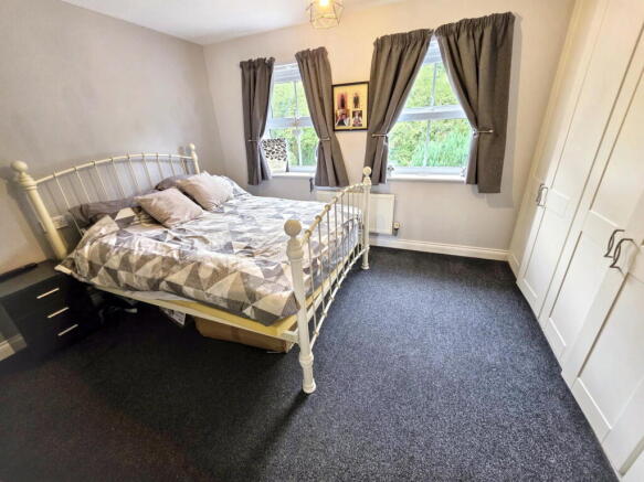 3 bed Semi-Detached for sale Image 12